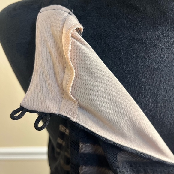 London Times Chevron Halter Maxi 👗Sz 8 -Black 🖤 Excellent preowned condition! - Picture 5 of 8